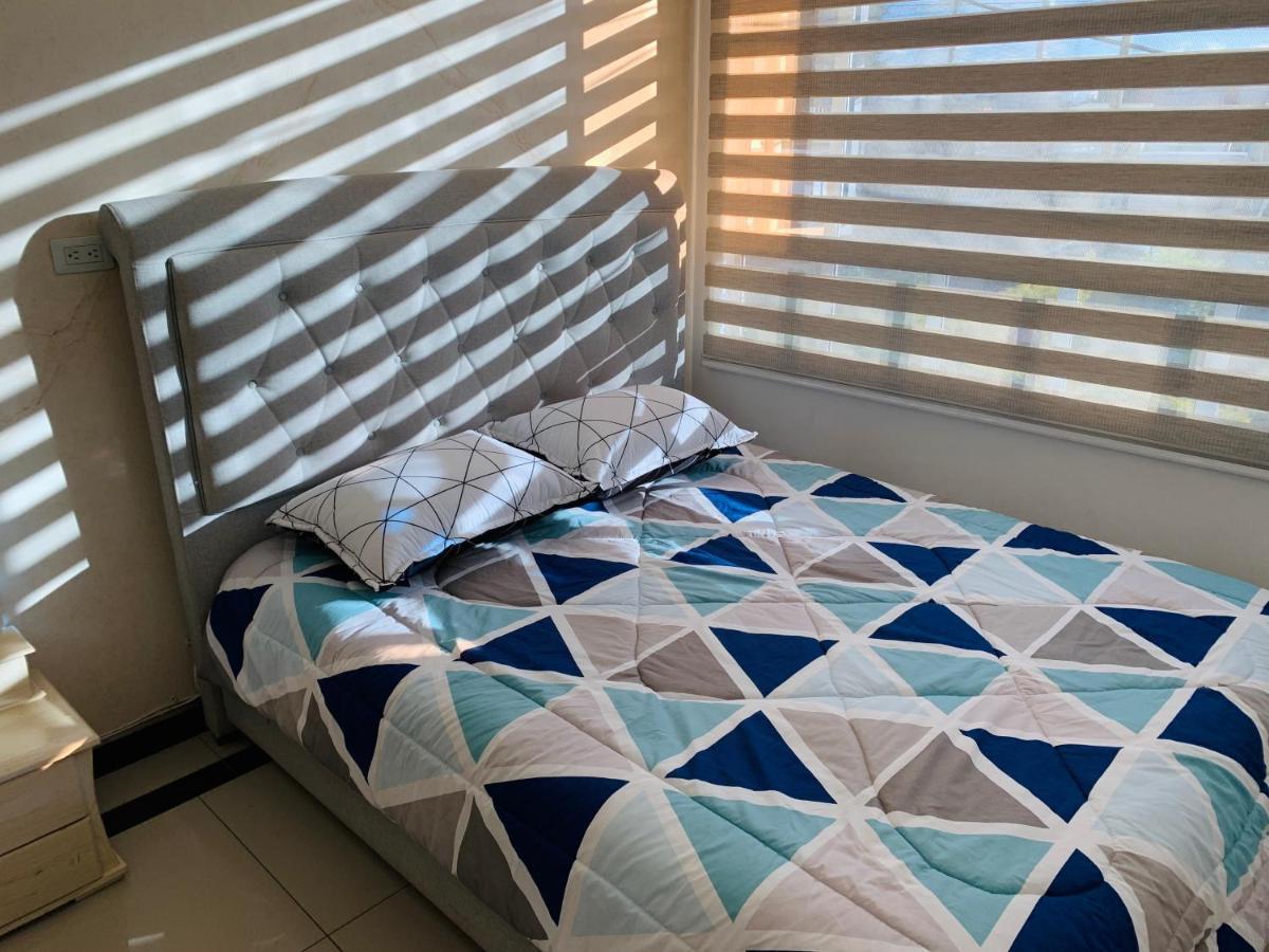 Queen Apartment *