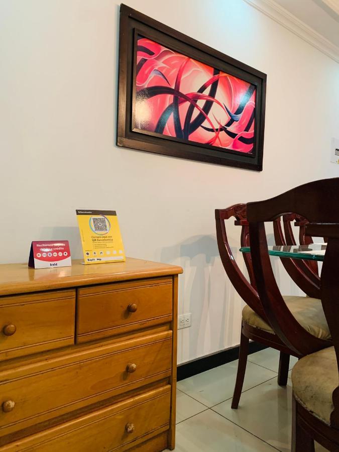 Queen Apartment *