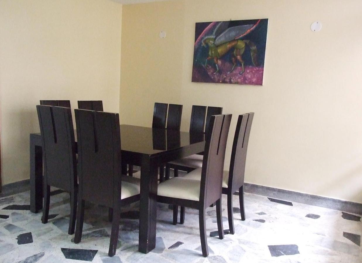 Colisseum Roma House- Campin Simon Bolivar Movistar Embajada Compensar Bed and breakfast