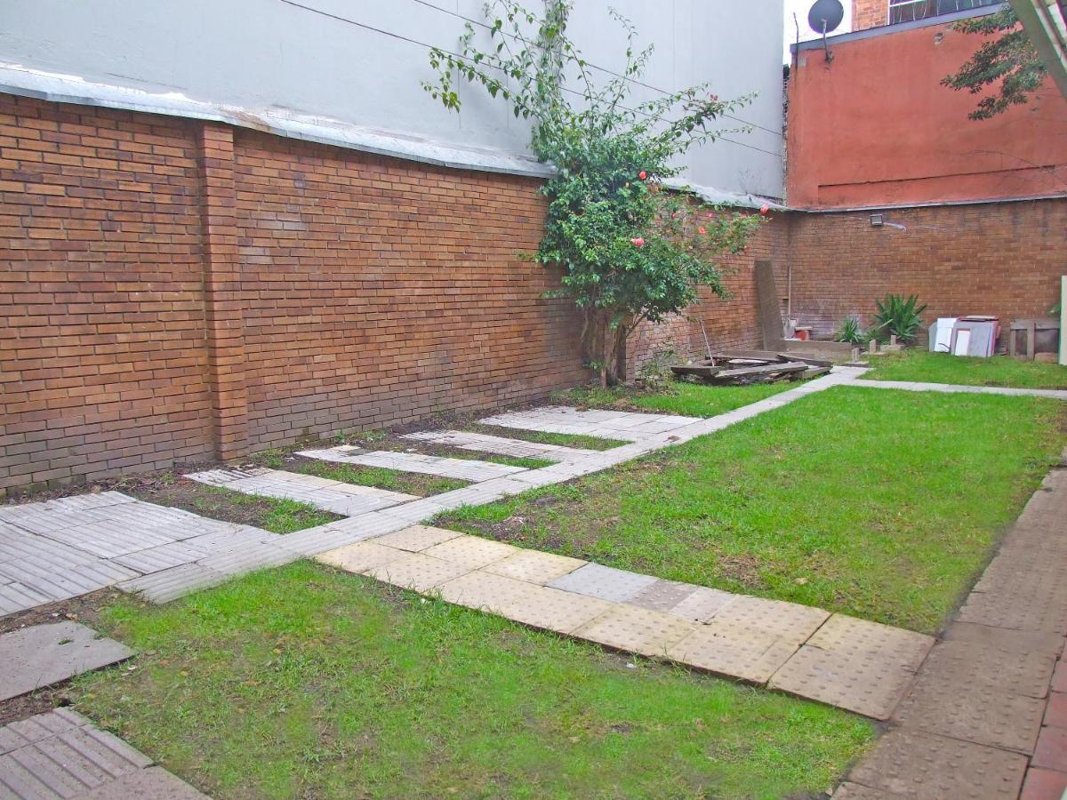 Bed and breakfast Colisseum Roma House- Campin Simon Bolivar Movistar Embajada Compensar *
