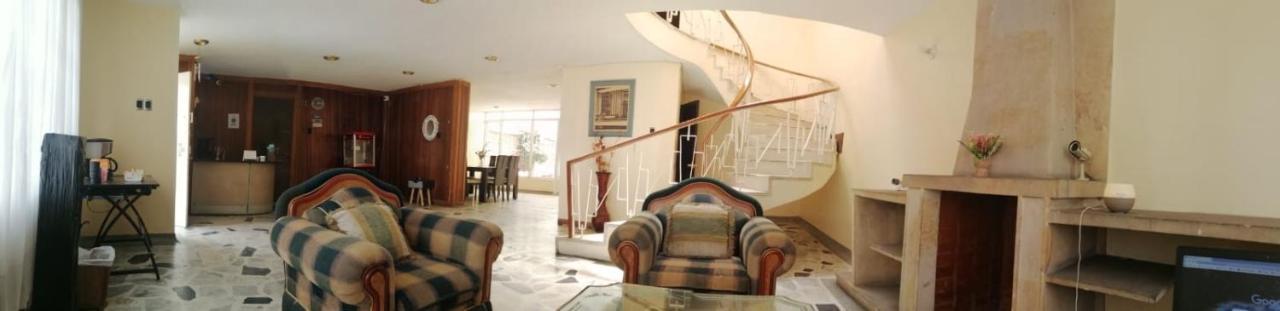 Bed and breakfast Colisseum Roma House- Campin Simon Bolivar Movistar Embajada Compensar *