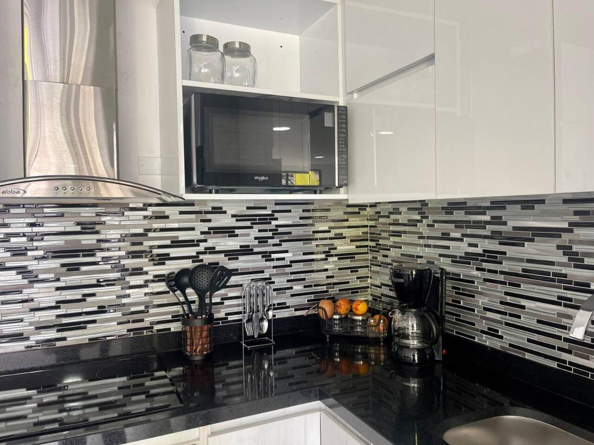 Luxury Corferias-usa Embassy & Airport Apartment