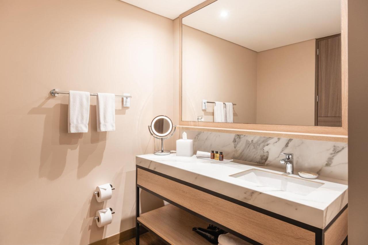 Hotel By Marriott Bogotá