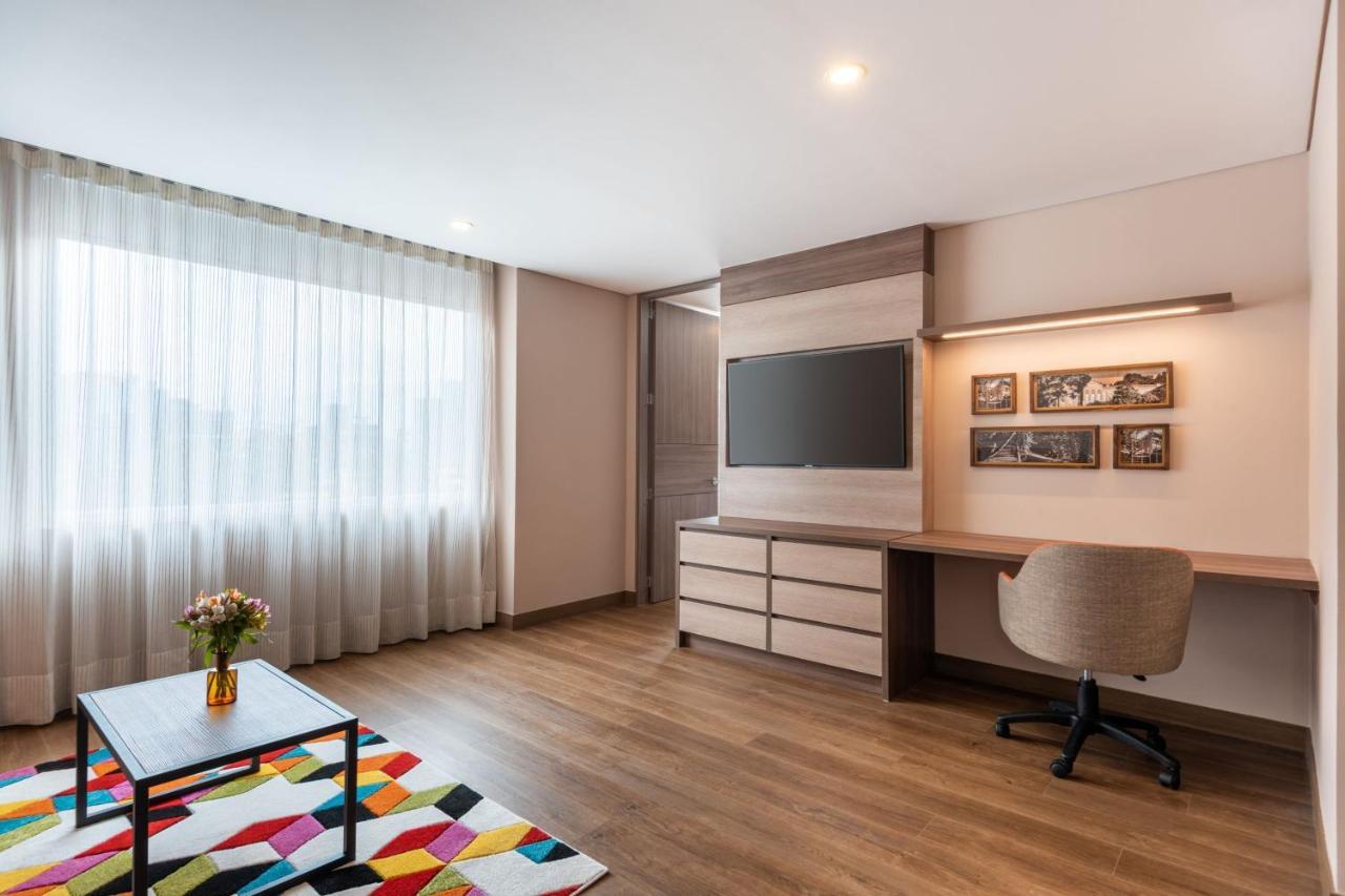 Hotel By Marriott Bogotá