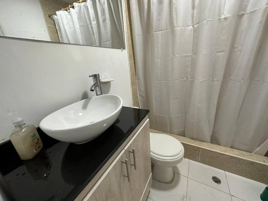 Apartment Apto Cerca A Clinica Del Olaya, Candelaria Y Centro Ciudad *