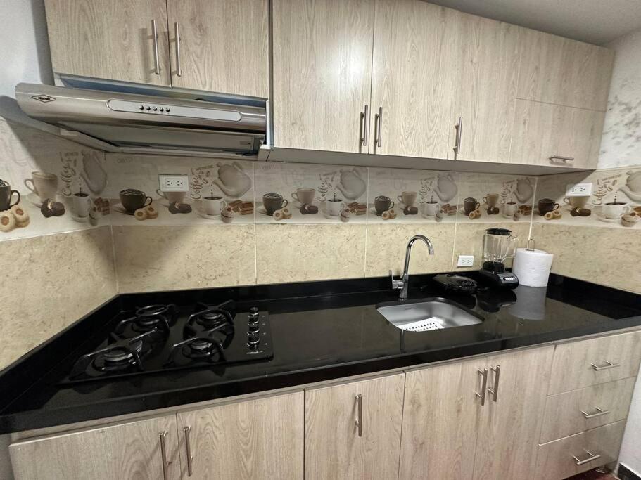 Apto Cerca A Clinica Del Olaya, Candelaria Y Centro Ciudad Apartment Bogota