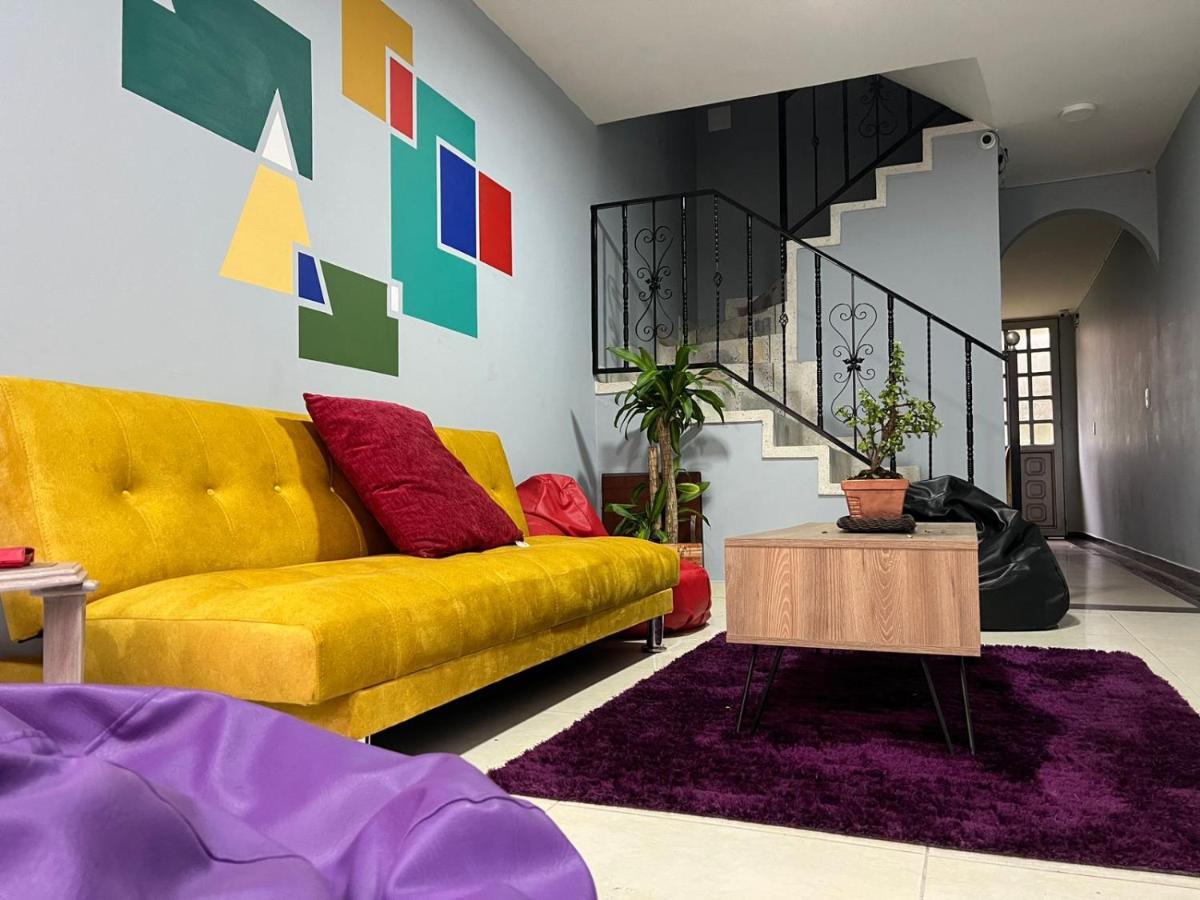 Hermosa Aeropuerto Homestay