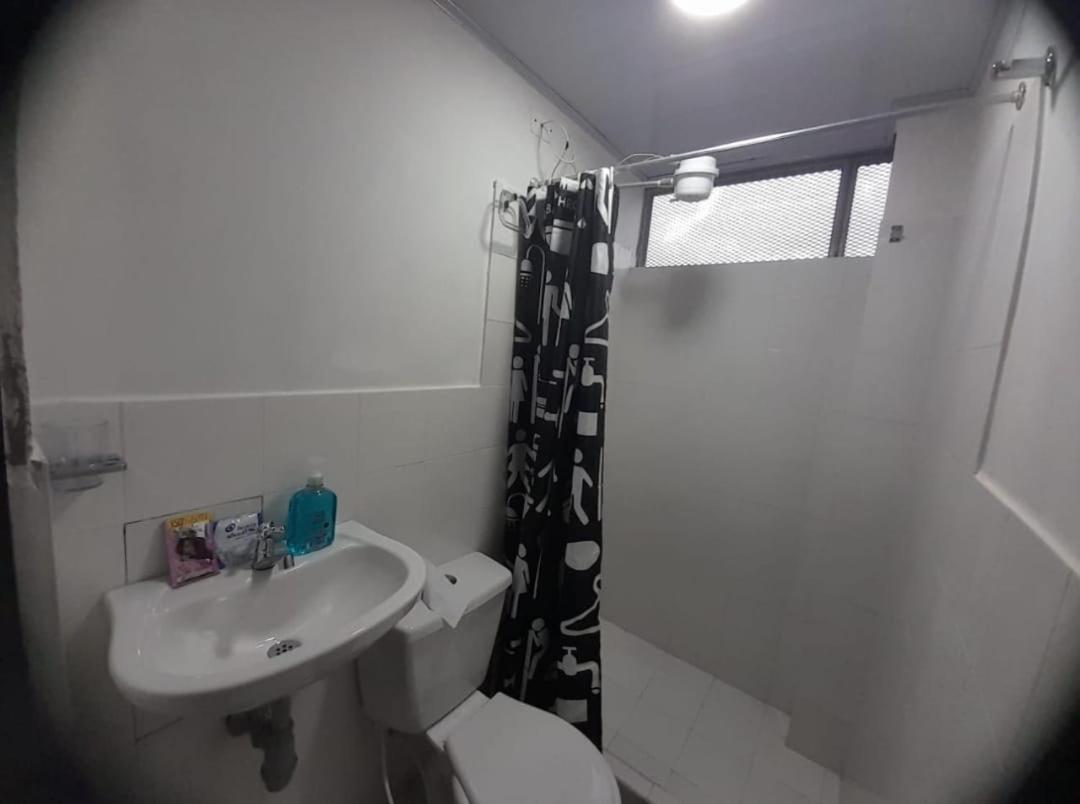 Apartamento Cerca Al Club Militar Embajada Americana, Corferias 502 Bogotá