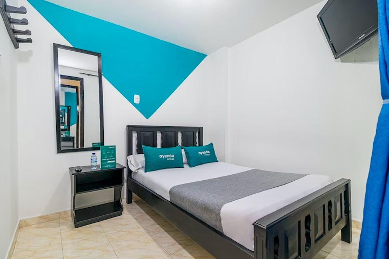 Ayenda Tres Pinos 1021 Hotel 2*