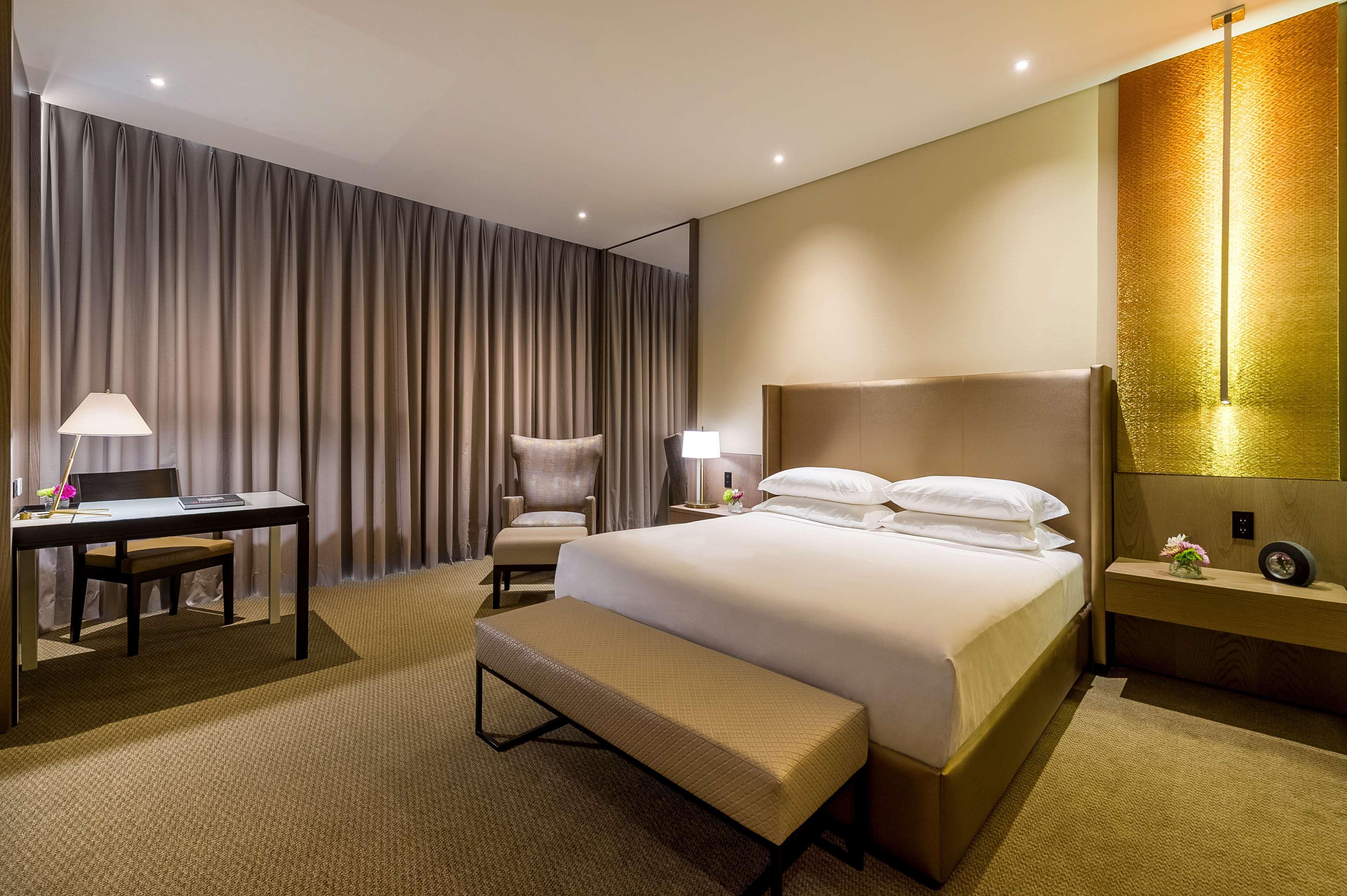 Grand Hyatt Hotel 5*