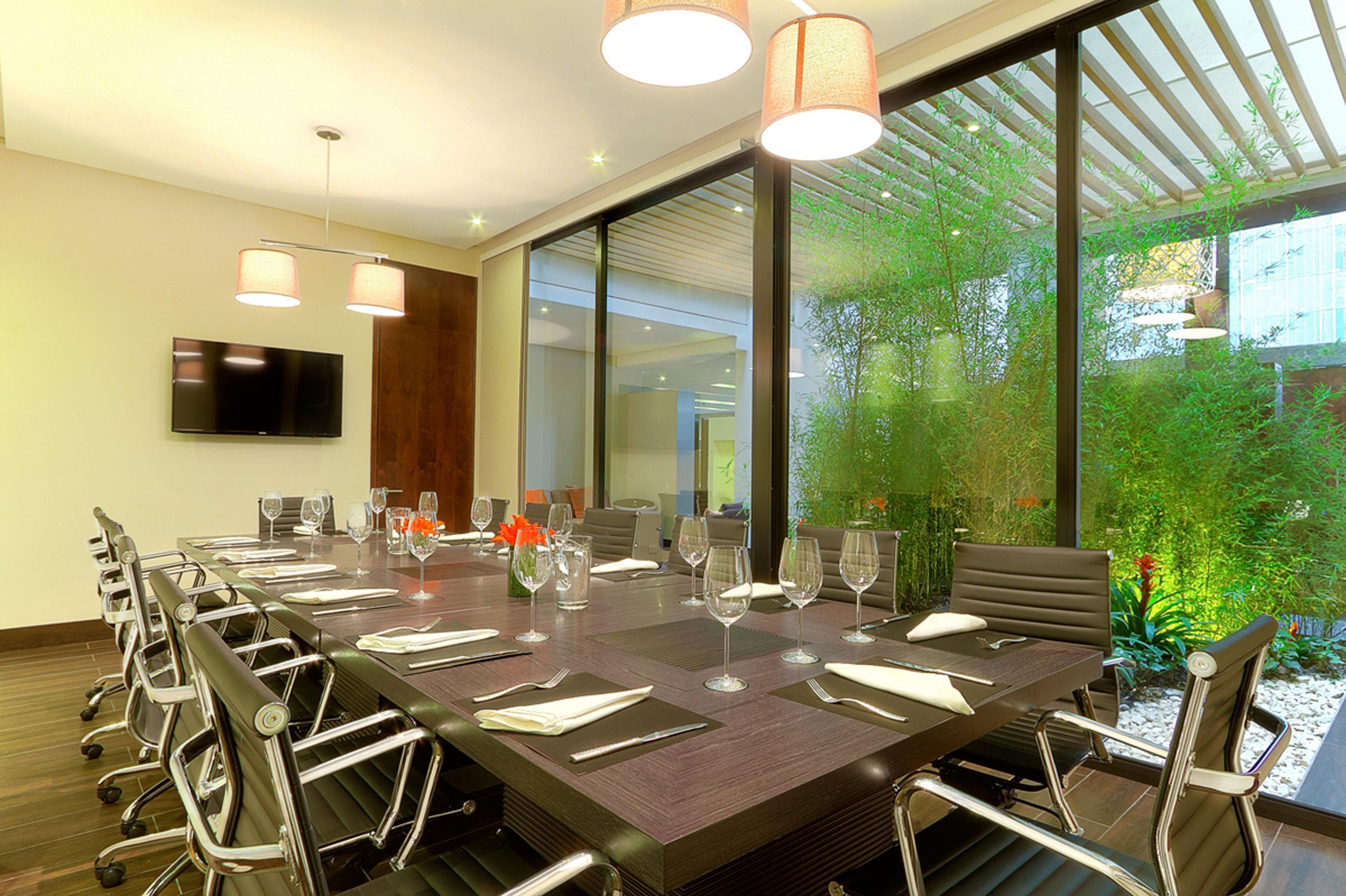 93 Luxury Suites&residences 5*