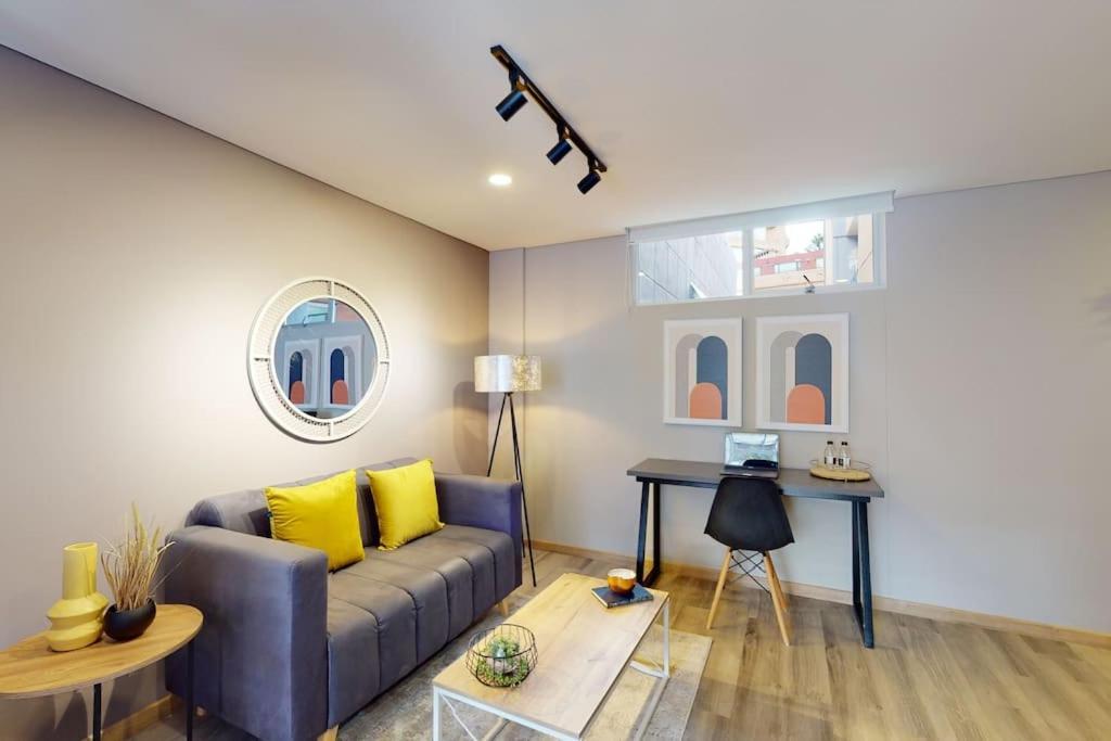 Apartment Secret 85