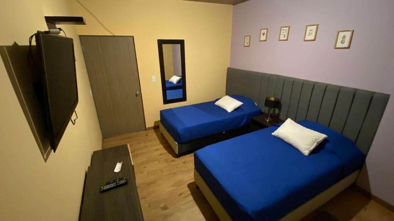 Nr Airport & Embassy / Rooms-apartments Bogota