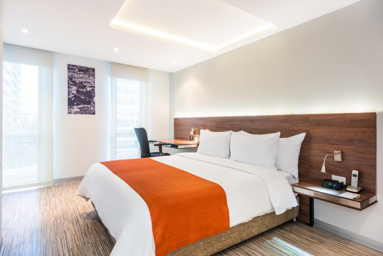Shg 100 Design 4* Bogota