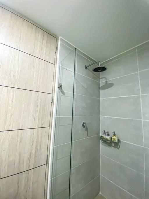 Work Remote Fast Wi-fi - Foam Mattress - La Candelaria 10 Min Away Bogota