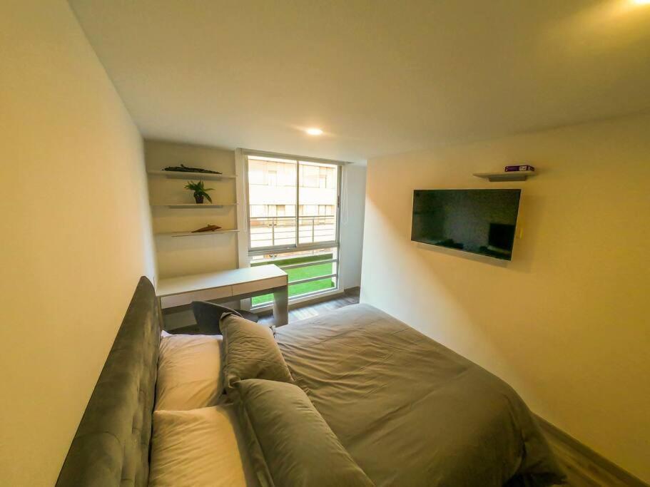 Work Remote Fast Wi-fi - Foam Mattress - La Candelaria 10 Min Away * Bogota