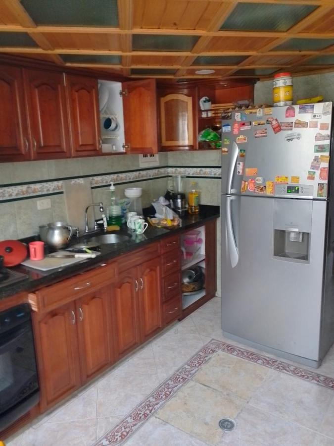 Calida, Comoda, Habitacion Amoblada Cerca Al Portal 80 Homestay *