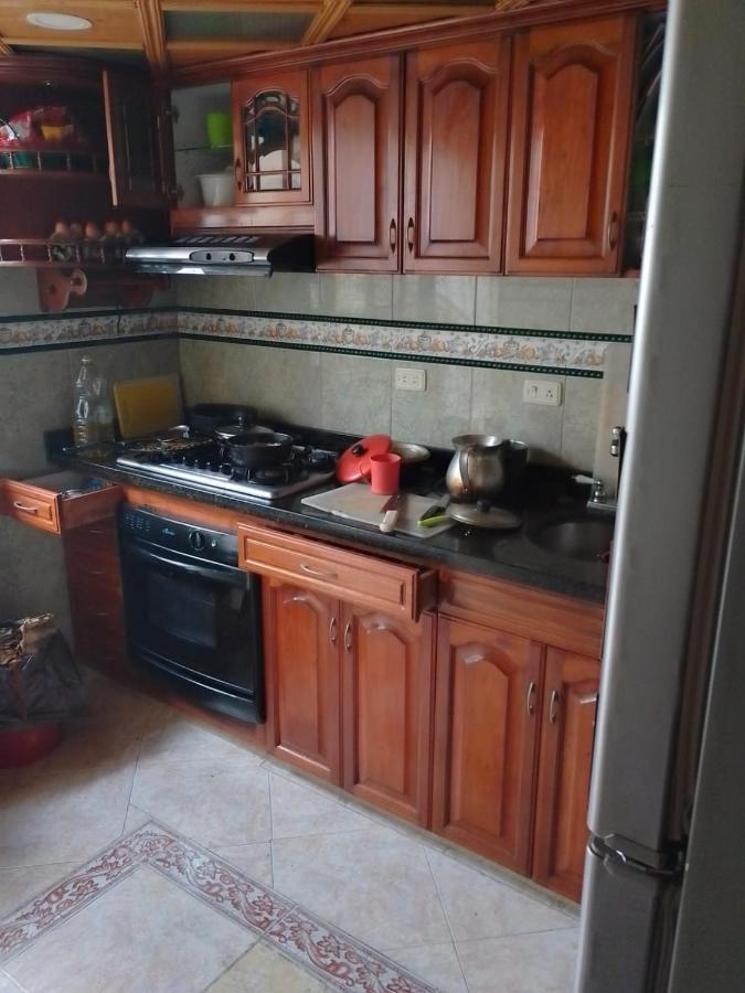 Homestay Calida, Comoda, Habitacion Amoblada Cerca Al Portal 80 *