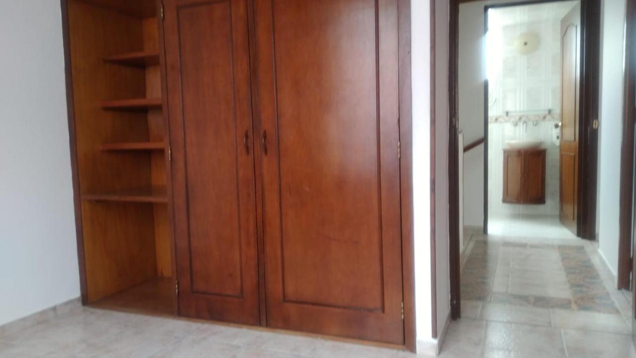 Calida, Comoda, Habitacion Amoblada Cerca Al Portal 80 Homestay *