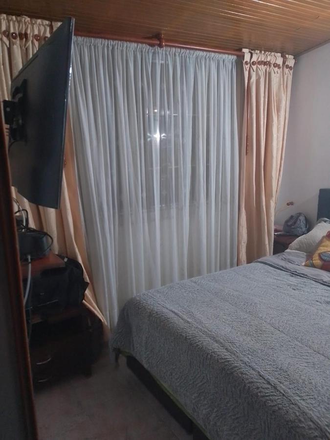Calida, Comoda, Habitacion Amoblada Cerca Al Portal 80 Homestay
