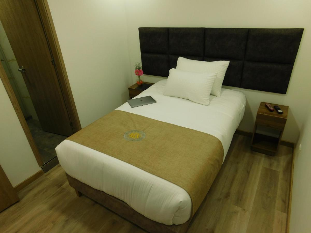 Mx Hotel *