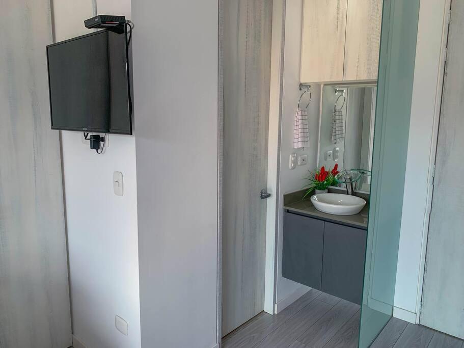 Aptotiv211 - Increible Aparta Estudio Tipo Loft - Chapinero - Wifi - Tv * Bogota