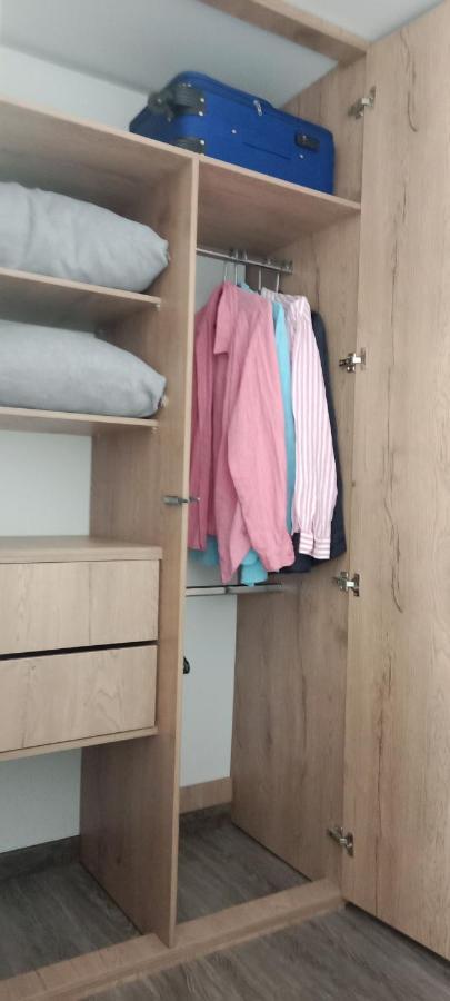 Soul Santa Barbara Executive, Wifi 300 Megas, Big Queen Size Bed, Smart Tv Netflix, Walking Distance To Unicentro Mall, Starbucks In Front Of The Building, Location * Bogota