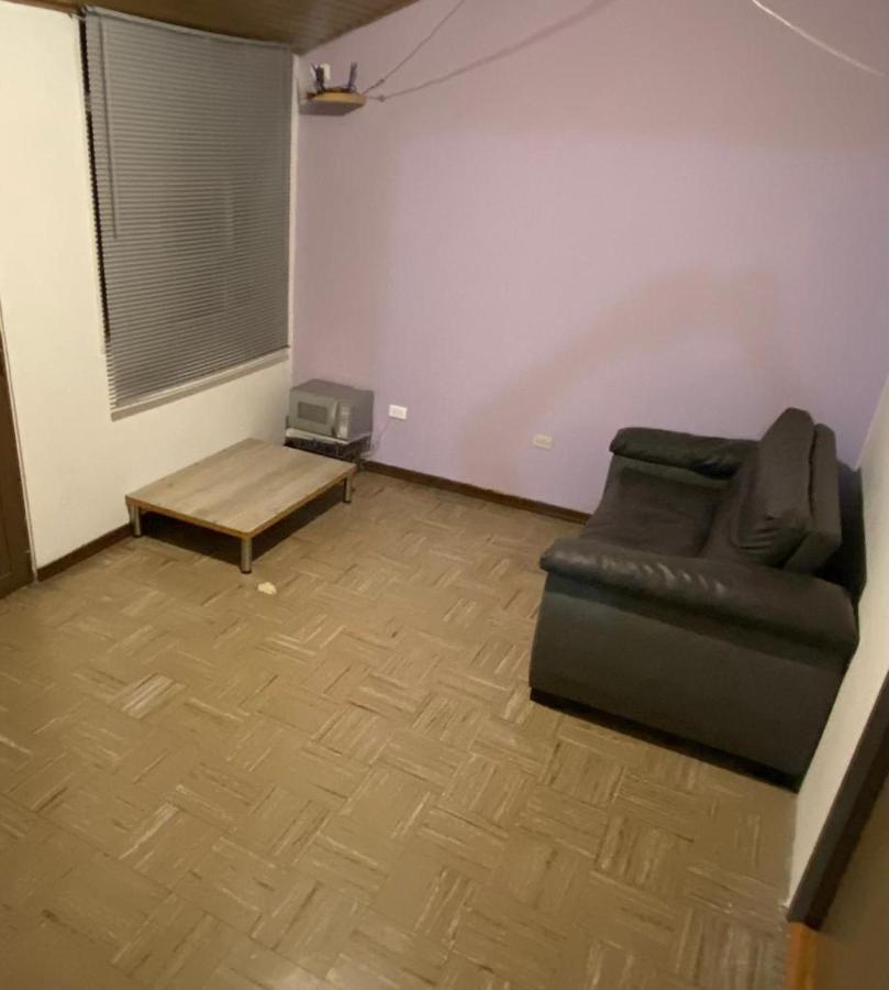 Nr Airport & Embassy / Rooms-apartments Homestay *
