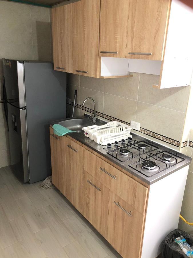 Homestay Nr Airport & Embassy / Rooms-apartments