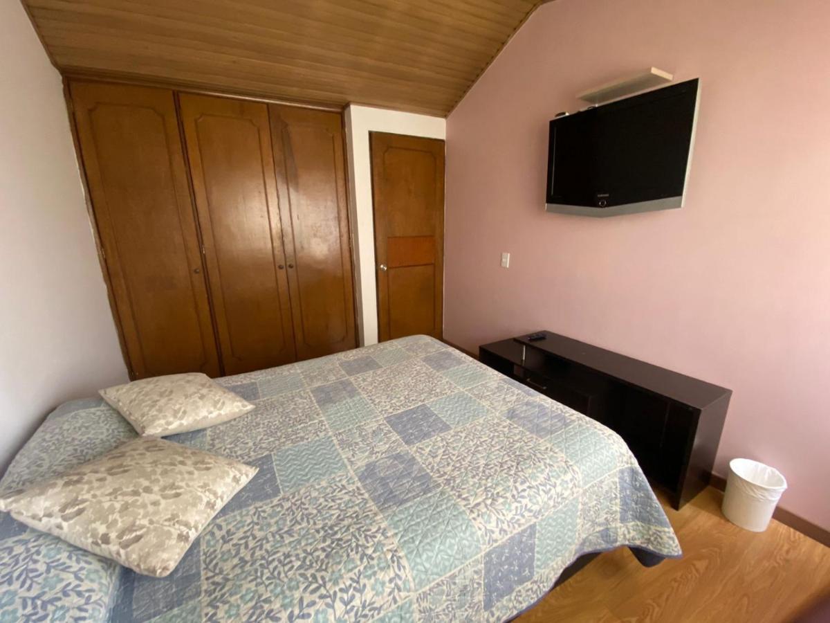 Nr Airport & Embassy / Rooms-apartments Bogota