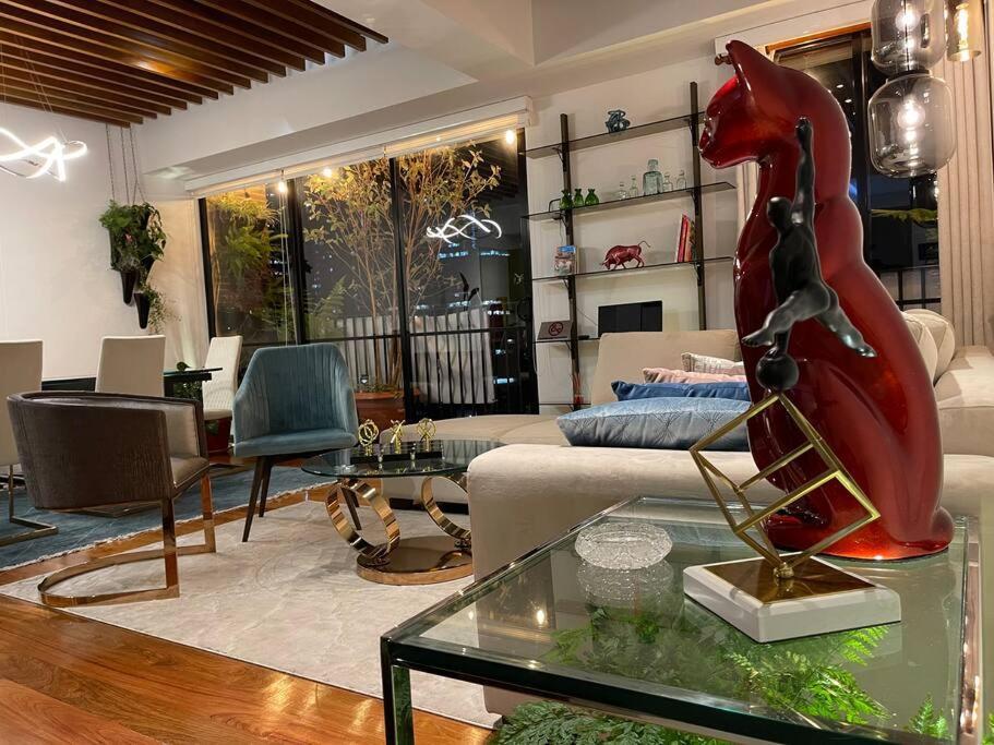 Apartment Bespoke Suite, Unique Location, Complementary Airport Pick Up