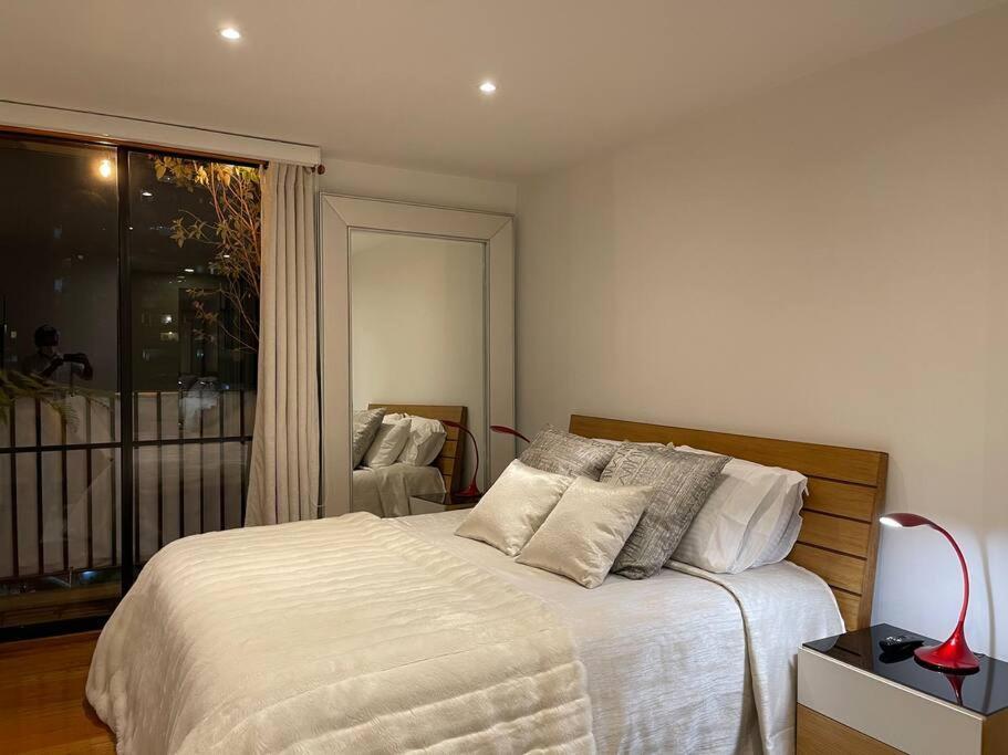 Bespoke Suite, Unique Location, Complementary Airport Pick Up Apartment Bogota