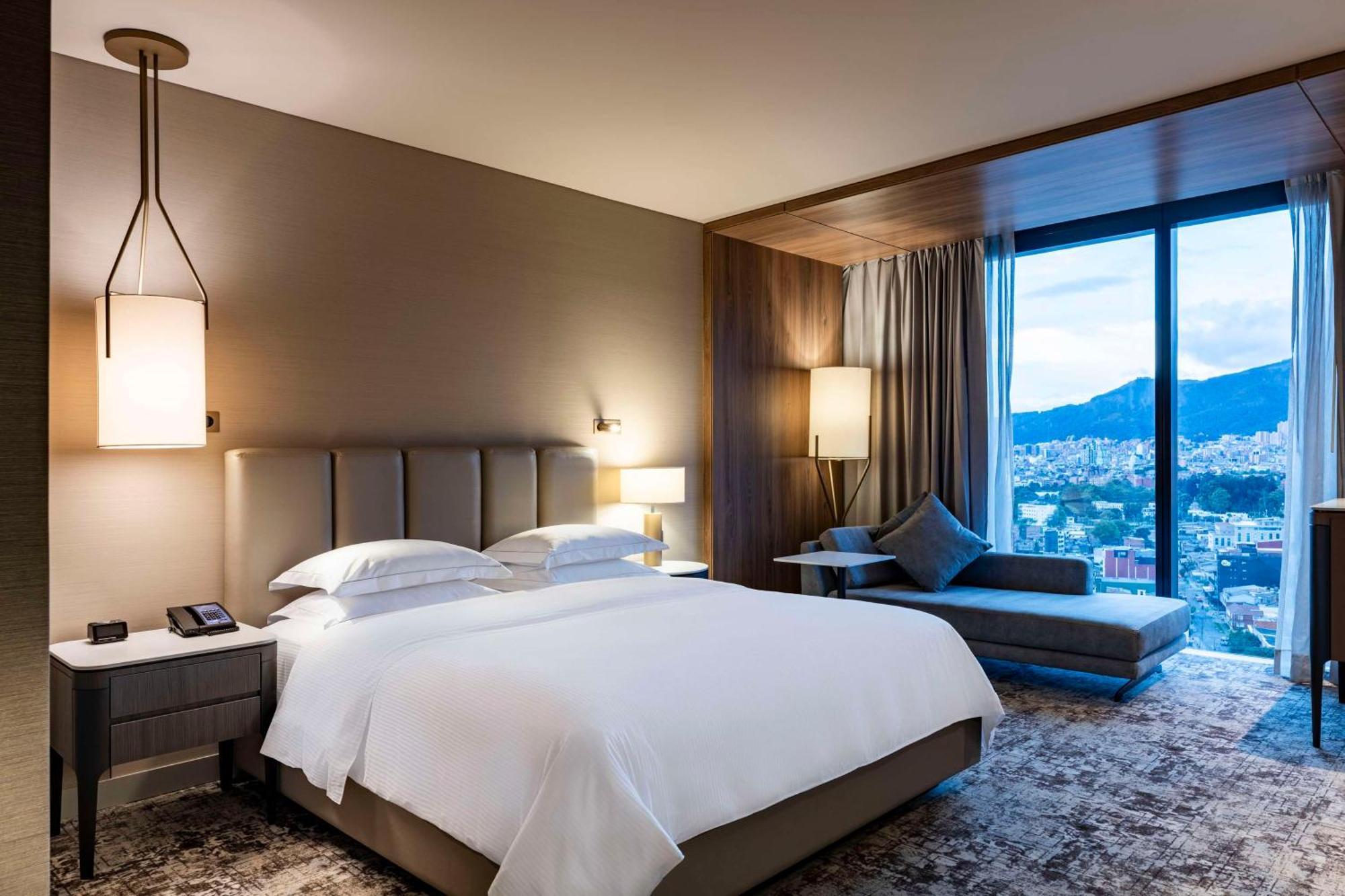 Hilton Corferias 4*