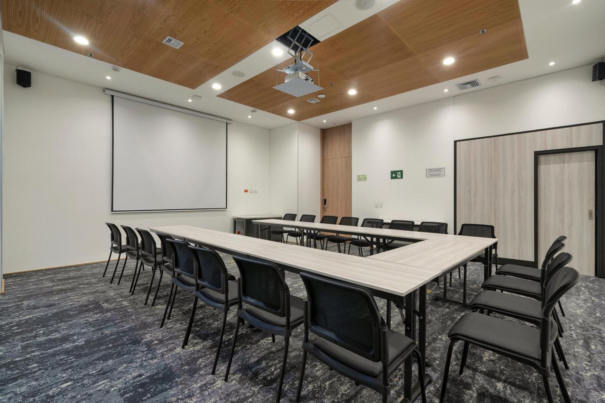 Ramada Encore By Wyndham Zona Franca 3*