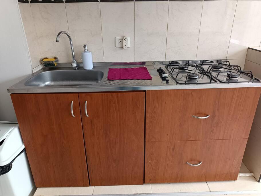 Dulce Hogar 2 Cerca Del Aeropuerto Apartamento
