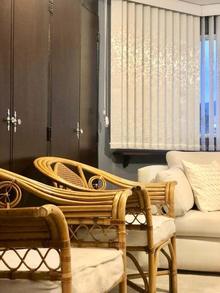 Lejos De Tu Hogar? Aqui Te Sentiras A Gusto. Habitación en casa particular