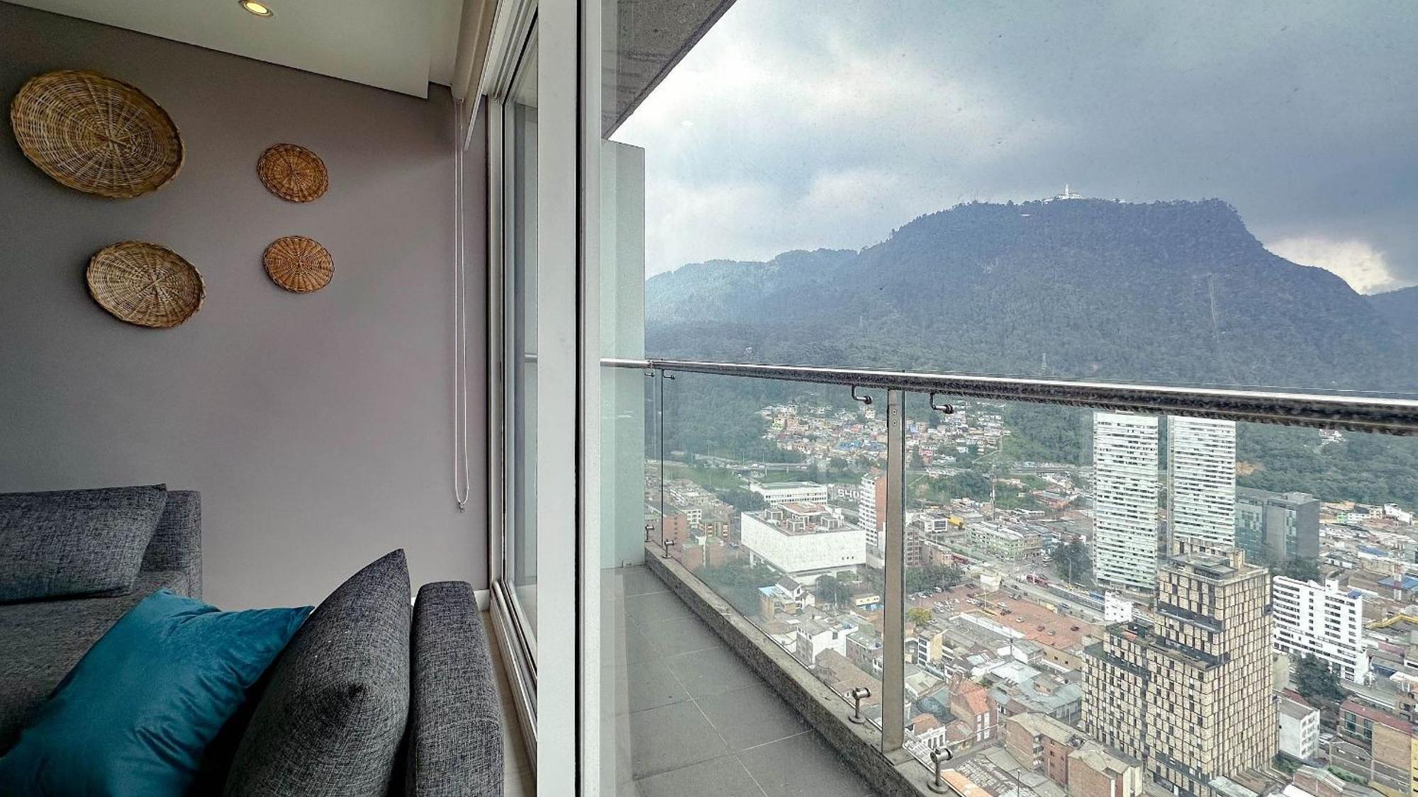 Con Vista En El Centro De Apartment Bogota