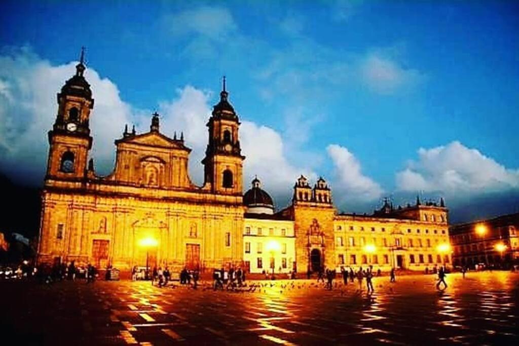 Executive Minutes From The Airport Bogota