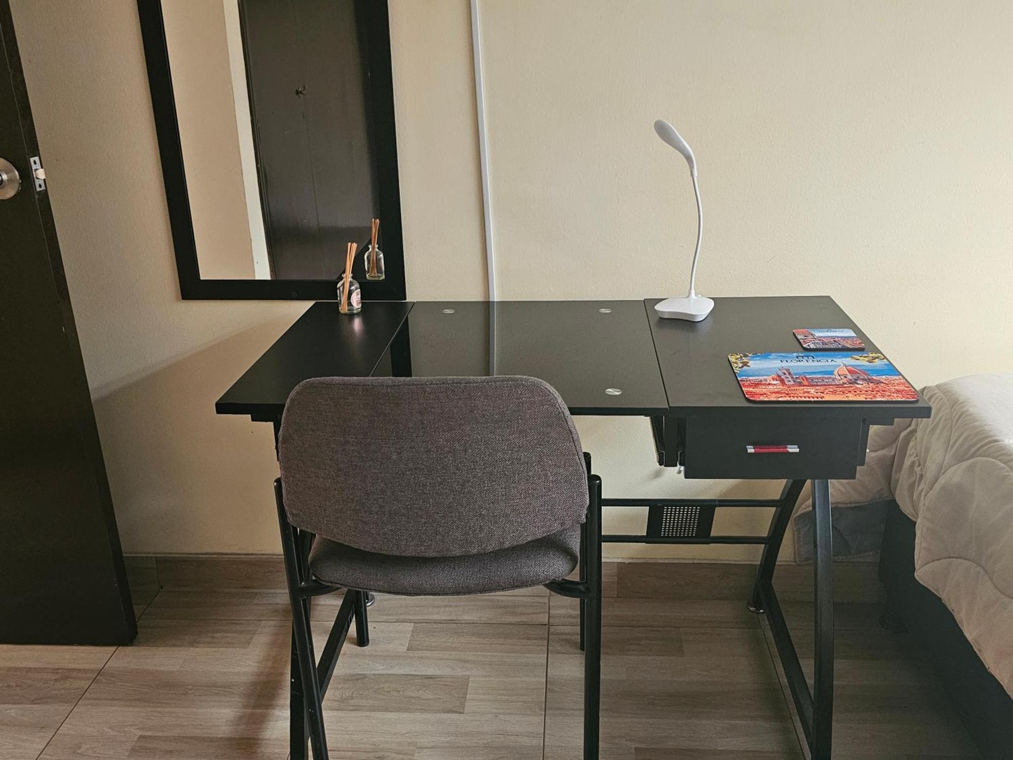 Roma House V- Campin Movistar El Cubo Homestay Bogota