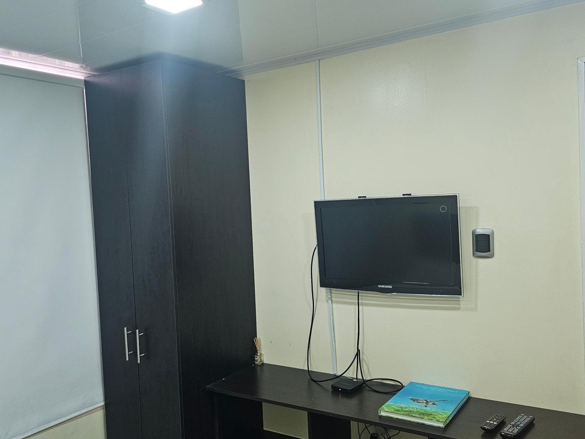Colisseum Roma House - Turin- Campin Movistar Embajada Cubo Colsubsidio Homestay