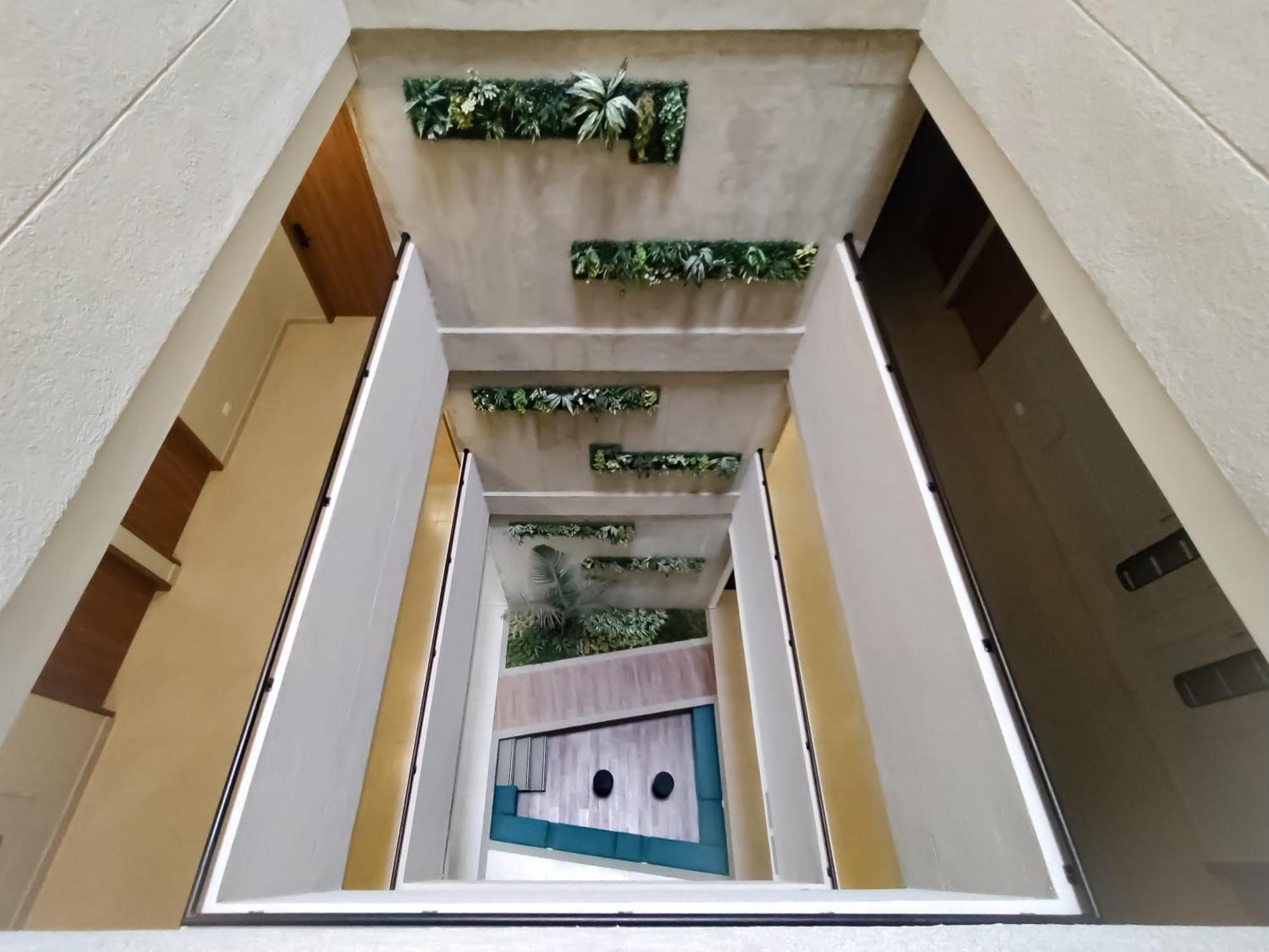 Apartment The Hood 102, Modern And Luxury *