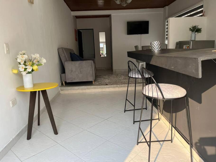 Dulce Hogar 2 Cerca Del Aeropuerto Apartamento *