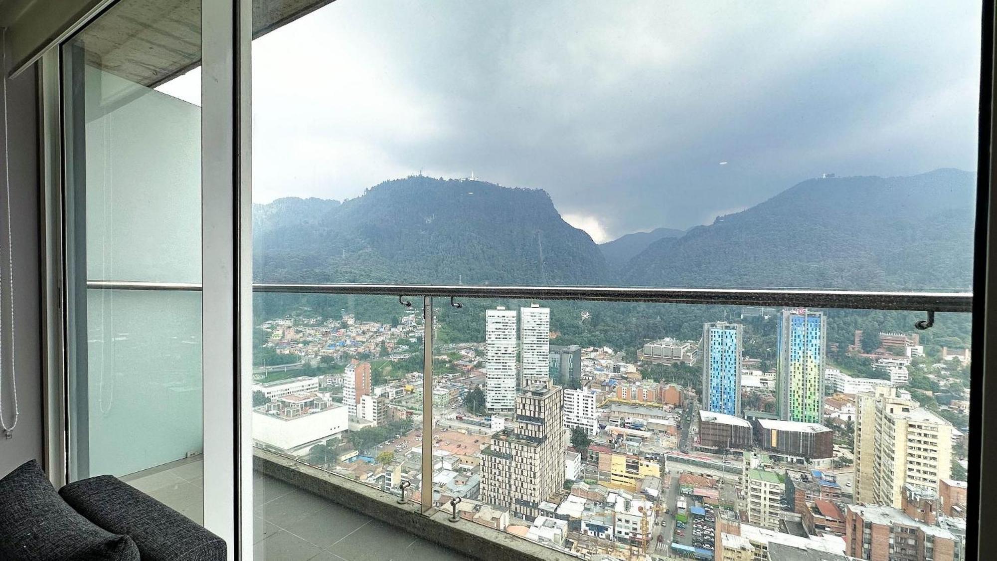 Con Vista En El Centro De * Bogota