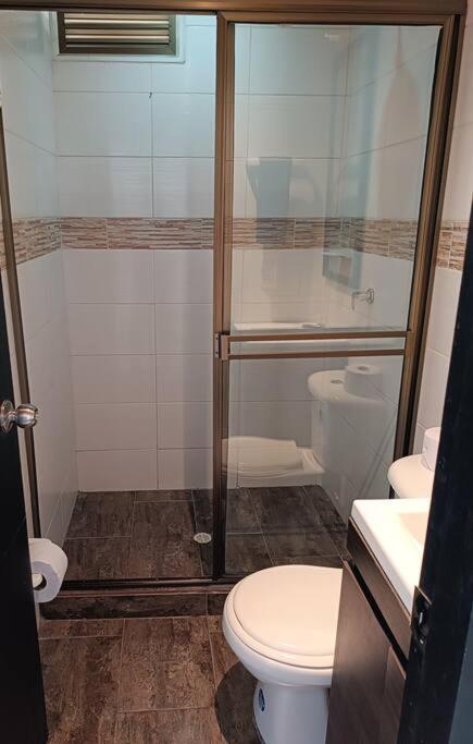 Dulce Hogar 2 Cerca Del Aeropuerto Apartamento