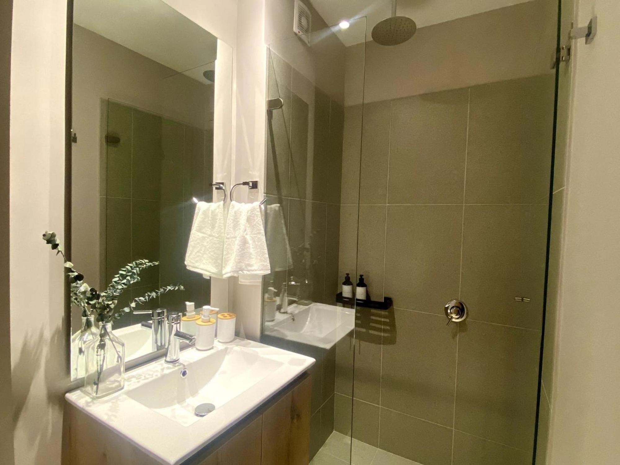 Chic Downtown Loft - Near Zona Rosa Apartment