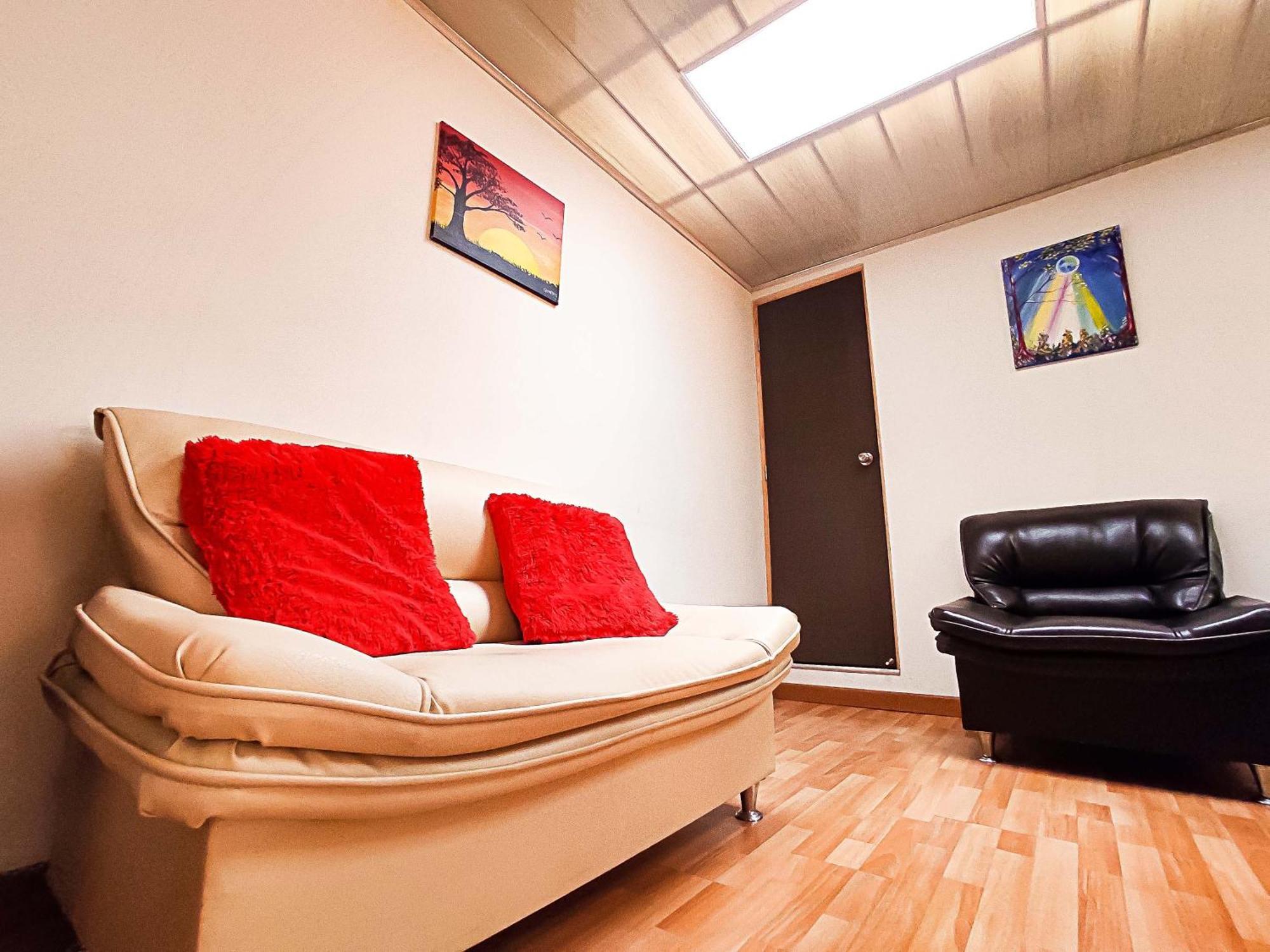 Acogedor A 10 Minutos Del Aeropuerto Apartment *