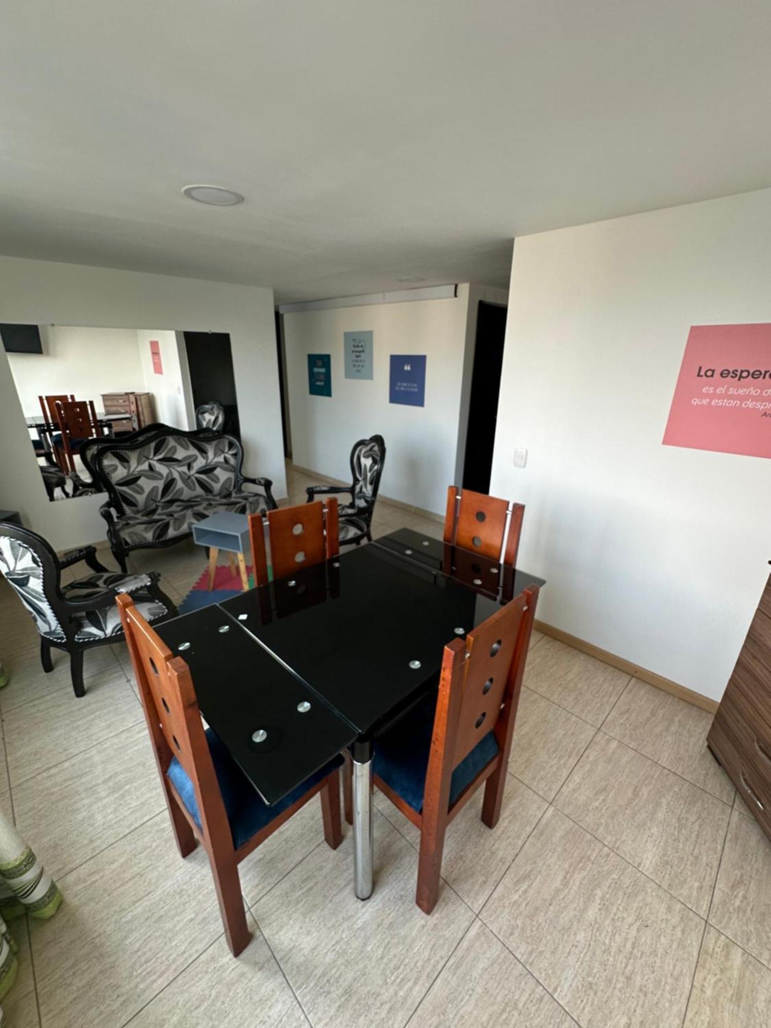 Amoblado Cerca A Metropolis Apartment