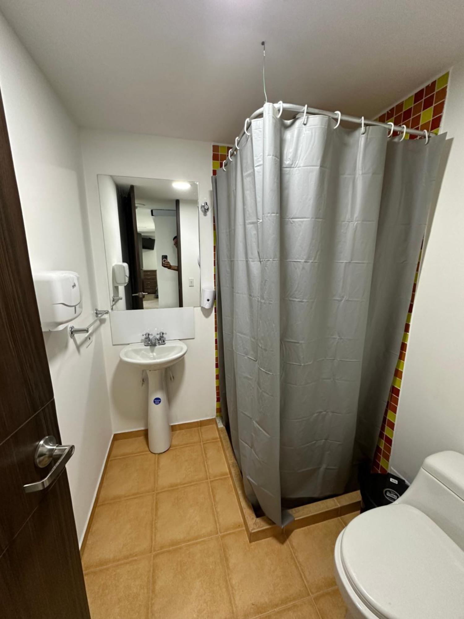 Apartment Amoblado Cerca A Metropolis *