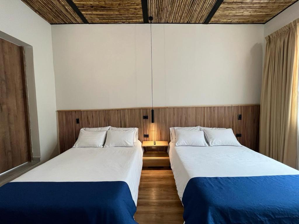 Bed & Breakfast Casa 121, Calle 121 No 7-18 *