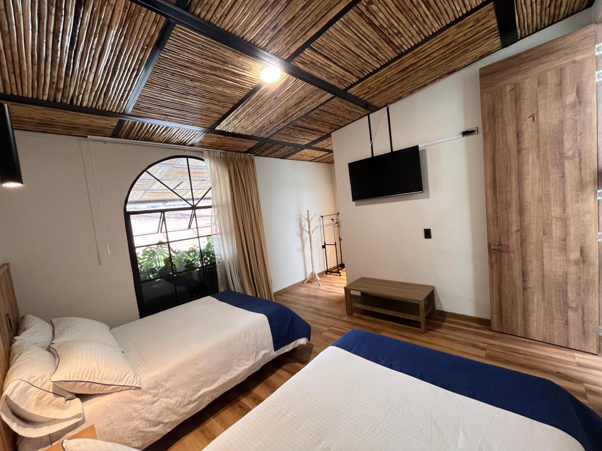 Casa 121, Calle 121 No 7-18 * Bogota